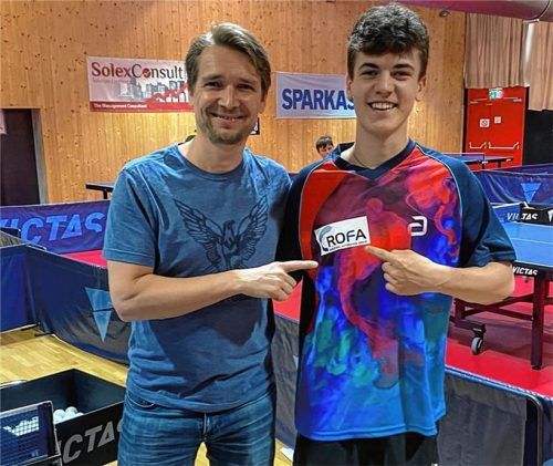 Gemeinsam auf dem neuen Weg: Tischtennisspieler Felix Wetzel mit seinem Mentor, dem früheren Weltmeister Werner Schlager.Foto Erlich