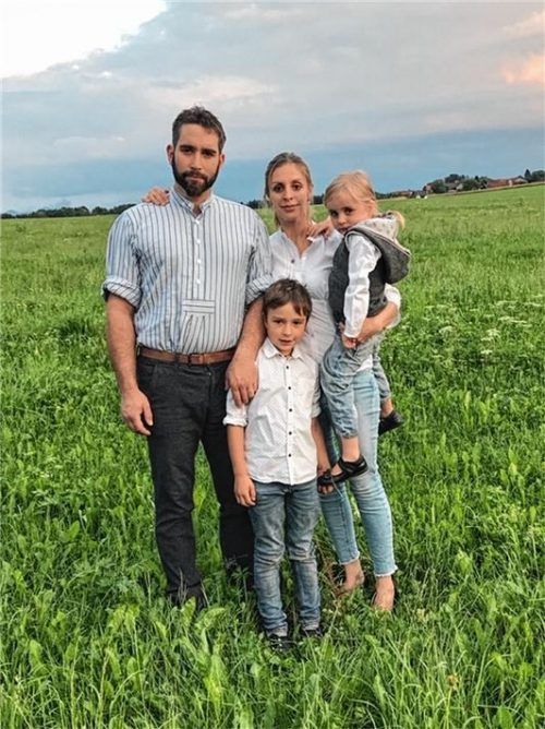 Haben Sie eine Zukunft in Berg? Nikolaus und Monika Bartl mit ihren Kindern Nikolaus und Lucia. Fotos  RE