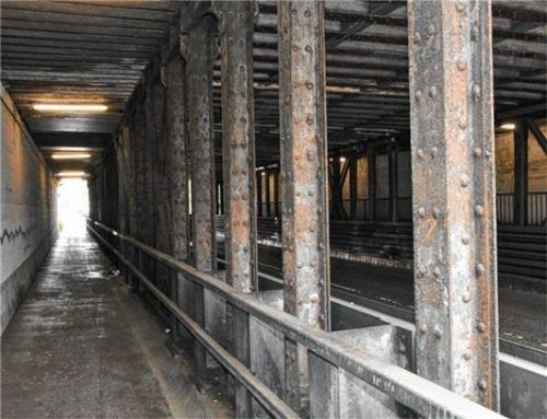 Optisch kein guter Eindruck: Eisenstücke sind von Rost befallen, das Mauerwerk wirkt bröckelig. Fotos Schlecker