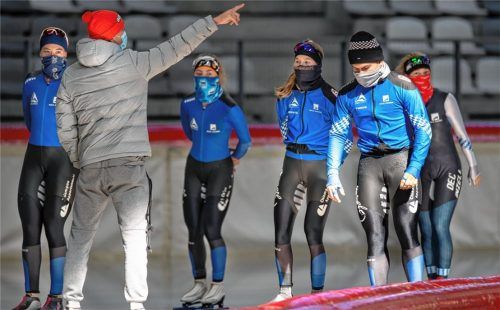 Trainer der DEC-Sportler: Katja Franzen, Trainer Andreas Kraus und die Inzeller Talente Josephine Heimerl, Anna Ostlender, Felix Motschmann und Maira Jasch (von links).Foto Wukits