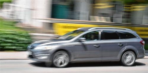 Überhöhte Geschwindigkeit kann künftig im Gemeindebereich Stephanskirchen teuer werden: Die Radarkontrollen übernimmt der Zweckverband Oberland. Foto Schlecker