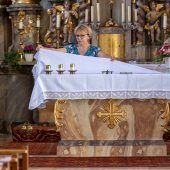 Putzfrau und Seelsorgerin in einem