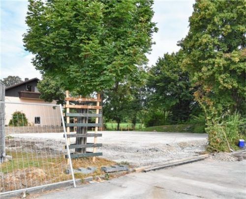 Auf dieser Fläche an der Krainstraße in Oberwöhr soll ebenfalls ein Container aufgestellt werden. Die Mehrkosten betragen laut Stadtverwaltung rund 125000 Euro.