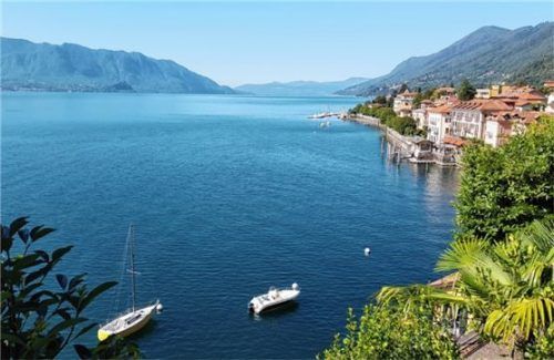 Blick auf Cannero und den Lago Maggiore.