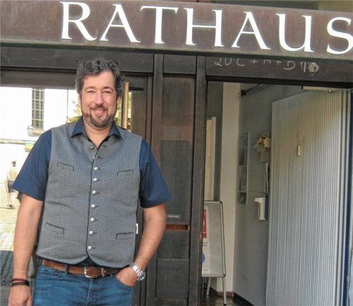 Bürgermeister Matthias Bernhardt ist seit 1. April der neue Rathauschef der Gemeinde Oberaudorf. Während seiner Amtszeit möchte er noch viel bewegen. Foto Forster