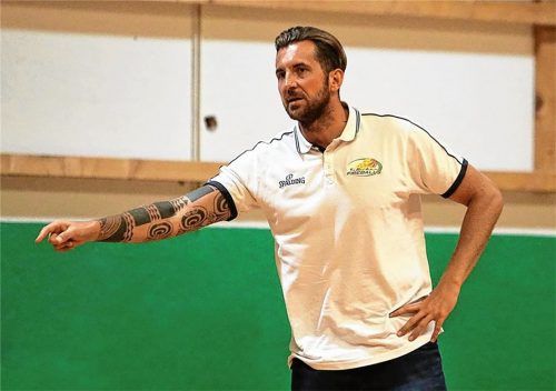 „Da geht‘s lang“ – Tobias Guggenhuber hat klare Vorstellungen zur Positionierung seiner neuen Sportschule „Goodball“. Foto RE
