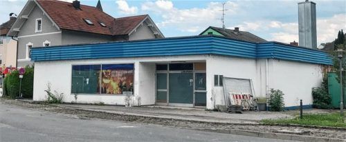 Das Gebäude an der Haßlerstraße 10 hat vieles beherbergt: Einen Einkaufsladen, einen Getränkemarkt und einen Markt für gebrauchte Elektrogeräte.