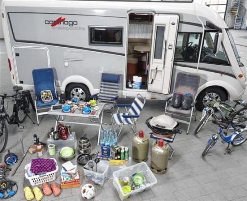 Das typische Reisegepäck einer vierköpfigen Familie. Foto ADAC/Uwe Rattay