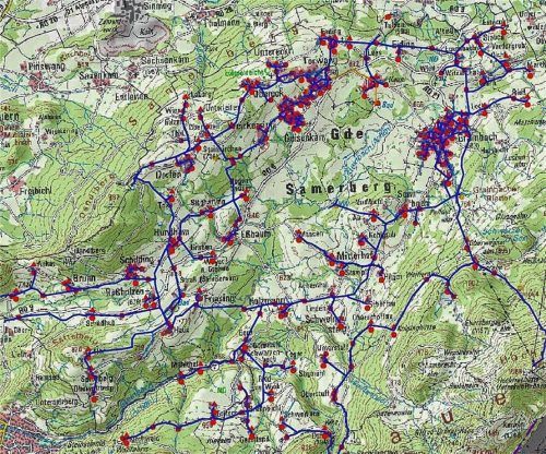 Das weitverzweigte Trinkwassernetz der Gemeinde Samerberg erreicht rund 1000 Haushalte. Der nördliche Teil der Gemeinde wird von der Quelle Steinkirchen (siehe Infokasten) versorgt und muss sein Trinkwasser nicht abkochen. Foto RE