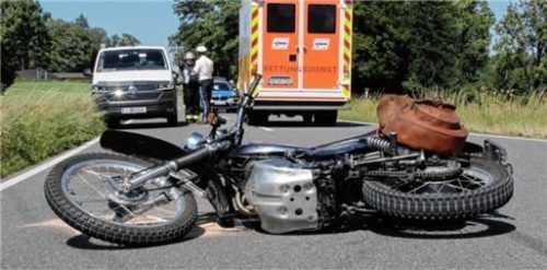 Den Gegenverkehr touchiert und dann schwer gestürzt ist gestern ein 71-jähriger Motorradfahrer bei Flintsbach.Foto reisner