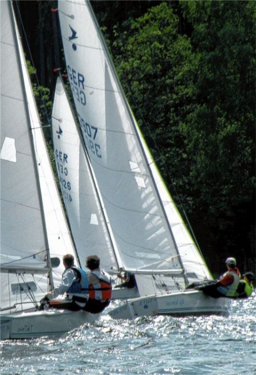 Die Internationale deutsche Meisterschaft im Kielzugvogel wird am Waginger See gesegelt. Foto niessen