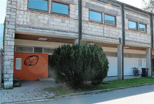 Die Priener „Teestube“ am Bahnhof ist seit 1993 Treffpunkt für Jugendliche aus der Umgebung, die eine der Priener Schulen besuchen.Foto rehberg