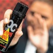 Mit Zaunlatte zugeschlagen und Pfefferspray ins Gesicht gesprüht