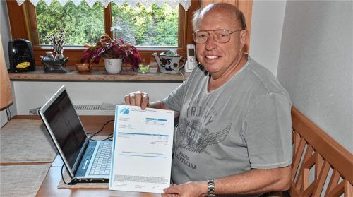 Hat noch mal Glück gehabt: Fast ist Adelbert Schömer Opfer einer Betrugsmasche geworden. Doch statt den Übeltätern Geld zu bezahlen, wandte er sich an die Polizei. Foto Schlecker