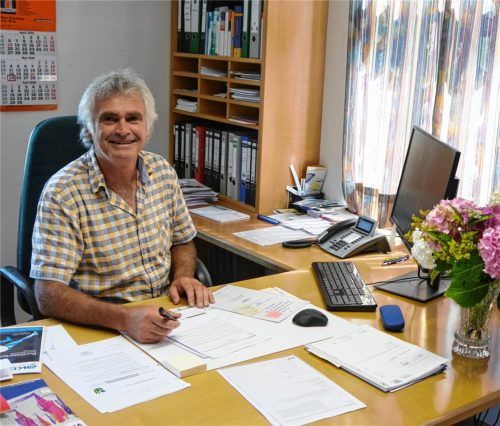 Johann Murner ist seit 1. Mai der neue Chef im Höslwanger Rathaus. Foto RE