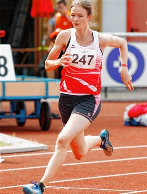 Miriam Kauer vom TSV 1860 Rosenheim siegte in Germering über 400 Meter der Jugend U18. Foto  Stuffer
