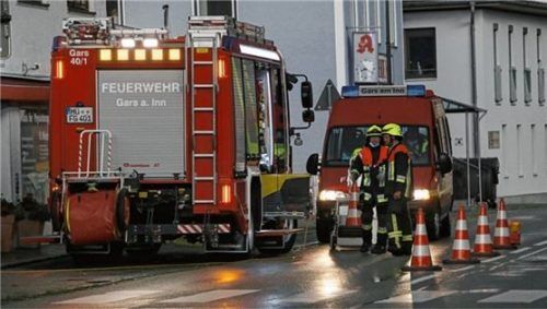 Mit großen Wassermengen durch den Starkregen hatte die Feuerwehr in Gars zu kämpfen.Foto Fib/Ess