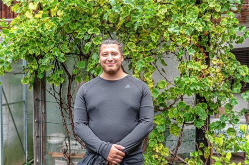 Stefan Schlarb blickt voller Freude und Zuversicht auf sein neues Amt als Jugendbeauftragter der Stadt Kolbermoor. Dass damit auch viel Arbeit verbunden sein wird, schreckt ihn nicht. Er sieht das als Ansporn. Foto Thomae
