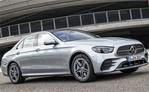 Von außen ist die Modellpflege so umfangreich ausgefallen, dass man beinahe von einer neuen Generation sprechen kann. Scheinwerfer und Kühlergrill sind neu geformt, die Heckpartie präsentiert sich gar in völlig neuem Look. Foto Auto-Medienportal.Net/Daimler