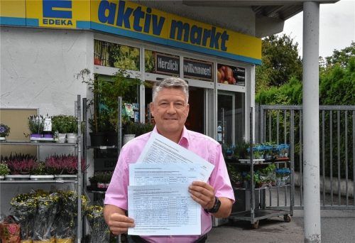 Will den Edeka-Markt in der Austraße retten: Christian Berghofer, der Vorsitzende des Vereins „Eigenheimer Rosenheim-Erlenau“, hat eine Unterschriftenaktion ins Leben gerufen. Foto Schlecker