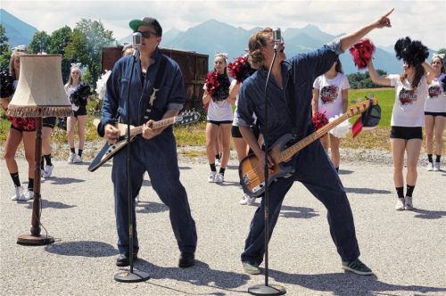 Wo ist die Feuerwehr, es brennt: Guido Fuchs (links) und Günter Wimmer haben die Corona-Krise genutzt, um ein neues Album aufzunehmen. Foto privat