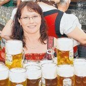 Weltmeisterin im Masskrugtragen