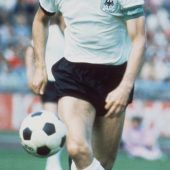 „Der Kaiser“: Fußballstar, Werbeikone, Lebemann