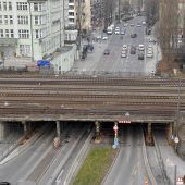 Am Streiktag schmerzlich vermisst: Regionalbahnhof Poccistraße lässt auf sich warten