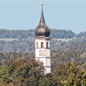 Eine Kirche mitten im Wald