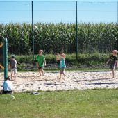 20 Kinder bei der Spaß-Olympiade