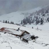 Wintereinbruch in den Bergen – Landwirte verschieben Almabtrieb