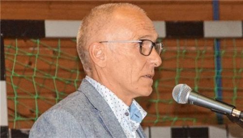 Beeindruckende Zahlen präsentierte der Bereichsleiter Finanzwesen Simon Wadislohner bei der Mitgliederversammlung des Diakonischen Werks Traunstein. Foto  Eder