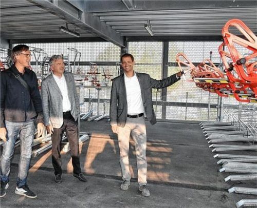 Bei der Eröffnung: (von links) Architekt Martin Wich, Baudezernent Helmut Cybulska und Oberbürgermeister Andreas März.