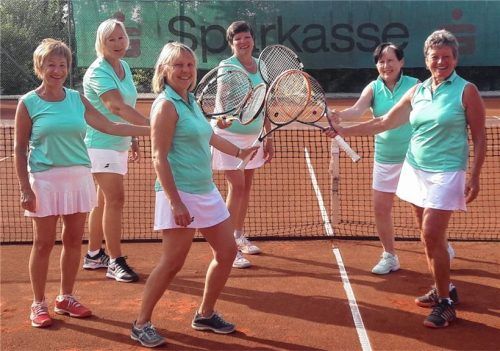 Die Damen 60 des SV Prutting wurden in der Bezirksliga-Super, Gruppe 305, mit 10:2 Punkten Meister. Auf dem Bild von links: Anna Huber, Monika Seeger, Beate Fortner, Angela Beckers, Pauline Hartmaier, Elfriede Hohenwarter. Es fehlt: Magda Heigl.