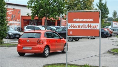 Die Einbrecher versuchten, über das Dach in den Mühldorfer Media-Markt einzusteigen. Foto  honervogt