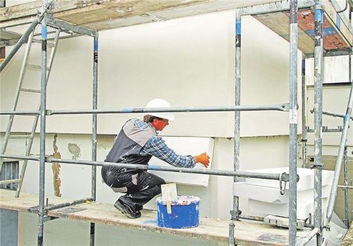 Die Fassadendämmung zählt zu den wichtigsten Maßnahmen, um den Energiebedarf in Altbauten zu senken. Foto djd / Qualitätsgedämmt / mitifoto - stock.adobe.com