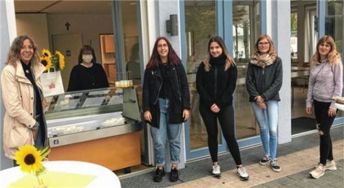 Die Menschen hinter dem Tag des Butterbrotes: (von links) Renate Plesch, Karin Weiß, Hannah Annen, Viktoria Zelenika, Bernadette Schmitzberger, Nathalie Jennes.