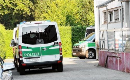 Die Polizei durchsuchte gestern die Asylunterkunft an der Kufsteiner Straße in Rosenheim.Foto Reisner