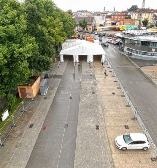 Durch das Testzentrum auf der Rosenheimer Loretowiese fallen 120 Parkplätze weg. Foto Stadt Rosenheim