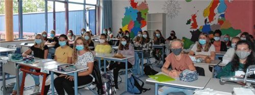 Ein ungewohntes Bild: An allen weiterführenden Schulen müssen die Schüler bis zum 18. September auch während des Unterrichts eine Maske tragen. Fotos Lohmann/privat