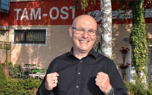 Gerhard Sellmair hat Grund zur Freude: Nach Monaten der Zwangspause dürfen die Darsteller zurück auf die Bühne. Foto Schlecker