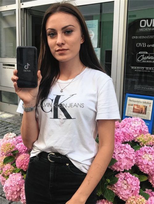 Maya Pospischil hat auf der chinesischen Videoplattform TikTok 49500 Follower. Im Schnitt dreht die 17-Jährige zwei bis drei Videos pro Woche. Foto Schöne