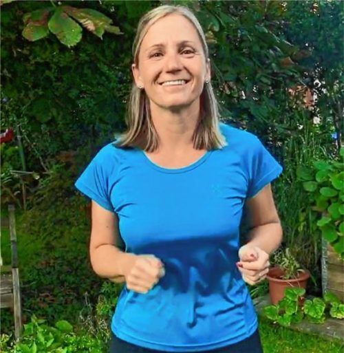 Voller Freude über das Erreichte: OVB-Mitarbeiterin Elke Artmeier. Foto Privat