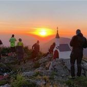 Berge, Mond und Sterne