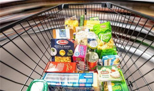 Weil sie beim Einkaufen in einem Rosenheimer Supermarkt nicht alle Waren bezahlt hatte, musste sich jetzt eine 46-jährige Frau in Rosenheim vor Gericht verantworten. Foto dpa