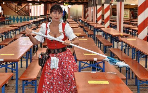 Wenn alles Putzen nichts hilft: 2020 fiel die Wiesn aus. Aber was wäre gewesen, wenn?Foto Schlecker
