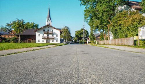 Wie breit soll die Wasserburger Straße in Pfaffenhofen zukünftig sein? Darüber diskutierte der Schechener Gemeinderat.Foto Heinz