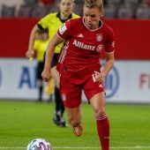 Bayern-Frauen siegen und müssen weichen