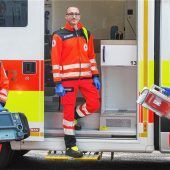 BRK-Notfallsanitäter schließen Ausbildung mit Top-Noten ab