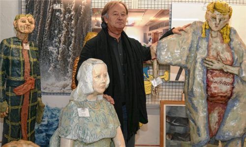 Andreas Legath inmitten seiner „Schützlinge“, die er betreuen darf.Foto  Janka
